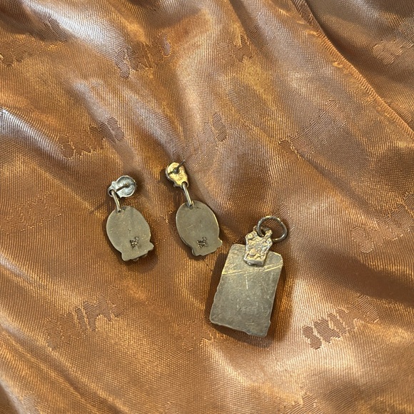 Turquoise earrings and pendant set - Picture 4 of 4